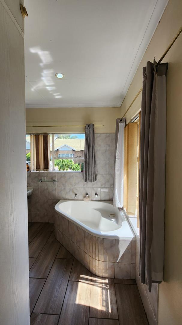 To Let 4 Bedroom Property for Rent in Cashan North West